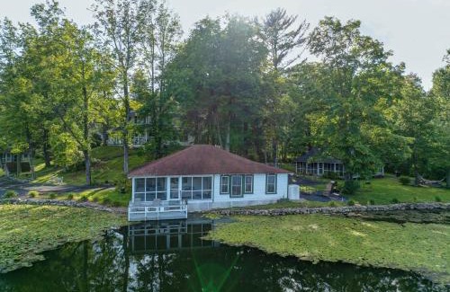 Saylorsburg House | Cottage with stunning lake views