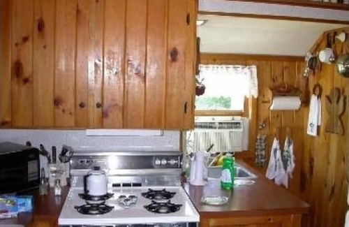 Himrod Cottage | Cottage with Sunrise View of Seneca Lake