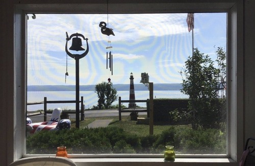 Himrod Cottage | Cottage with Sunrise View of Seneca Lake