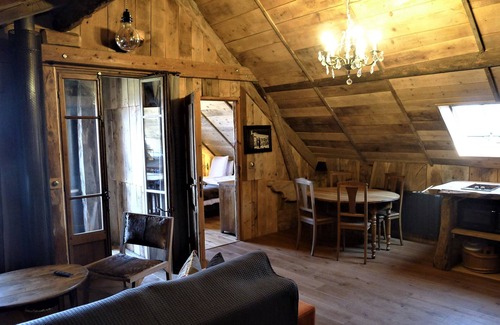 Trevignin House | Cottage with terrace 15 minutes from the lake in the countryside, in an old farmhouse