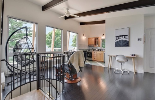 Baie-St-Paul House | Cottage with water view and hot tub - Le pin blanc