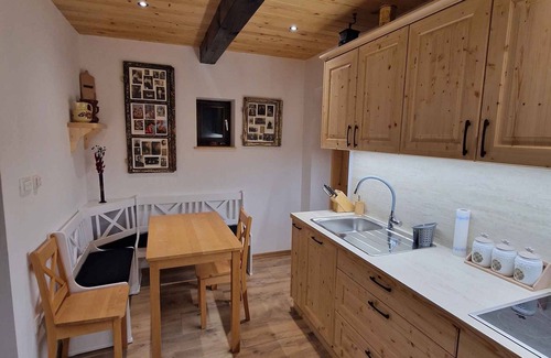 Trebnje Cottage | Cottage with whirlpool and sauna