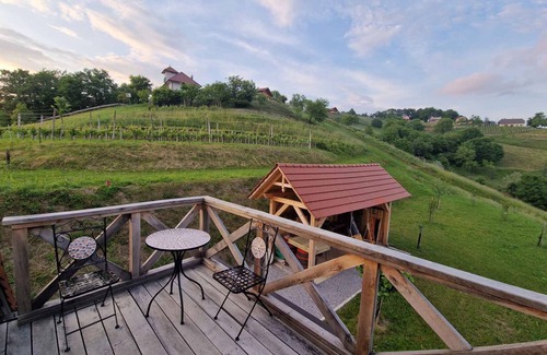 Trebnje Cottage | Cottage with whirlpool and sauna