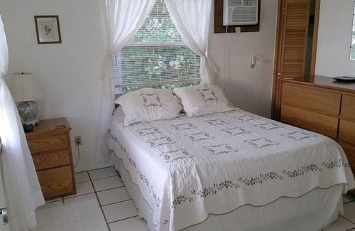 West End Cottage | Cottage within the 'GOLDEN MILE'. Fabulous, sandy beach & always great swimming