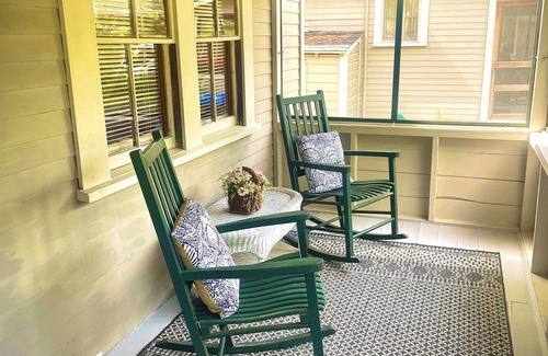 Bridgewater Cottage | Cottages by the Lake #2 MAY SPRING SPECIALS!