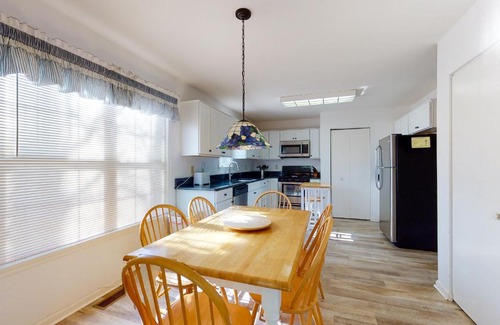 Ocean View House | Cottages on Whites Creek - 6 Caroline