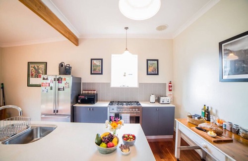 Blackheath House | Cottawalla - charming & cosy original early 1900's weatherboard cottage