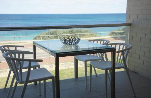 Cottesloe Apartment | Cottesloe Beachfront Ocean View Apartment