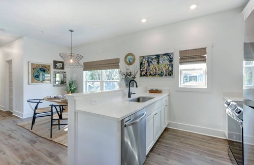 Thunderbolt Condo | Cotton Bleu- Coastal Convenience & Close to SAV by Lucky Savannah