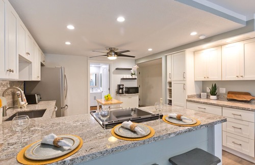 Historic Kailua Village Condo | Cotton Candy Sky Kona Pacific Condo