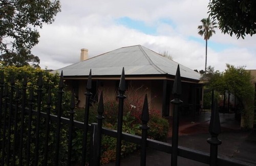 Dernancourt Cottage | Cotton Palm Cottage - Your Home Away From Home