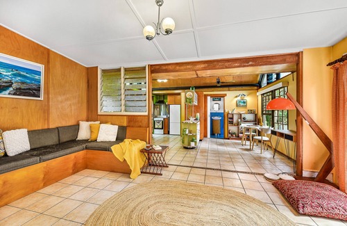Mudjimba Cottage | Cottonwood Cottage - 'Pet Friendly' couples escape