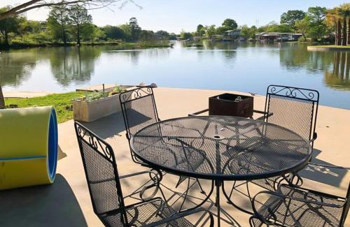 Kingsland House | Cottonwood Cottage on Lake LBJ