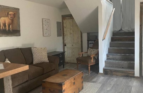 Sierraville Cottage | COTTONWOOD CREEK FARMHOUSE GUEST COTTAGE