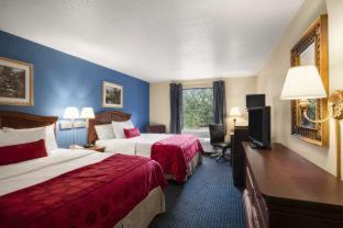 Pooler Hotel | Cottonwood Suites Savannah Hotel & Conference Center