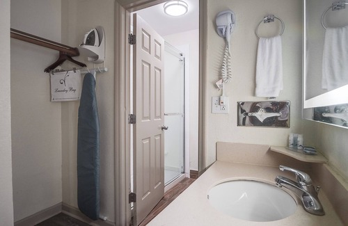 Pooler Hotel | Cottonwood Suites Savannah Hotel & Conference Center