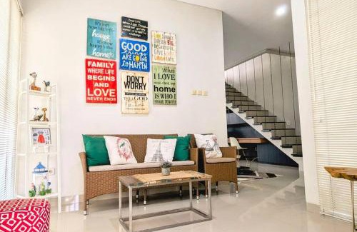 Sleman Villa | Cottonwood Villa Kuantan Jogja - Pool Netflix Gym
