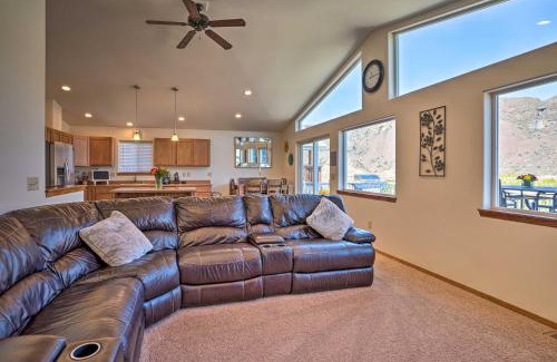 Coulee City House | Coulee City Home with Mtn Views - Steps to Blue Lake