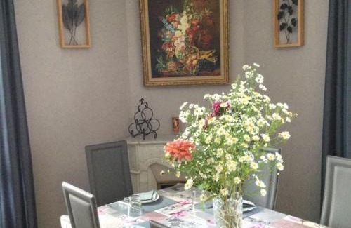 Longwy Agglomeration House | Couleur Framboise
