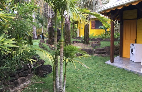 Malendure House | Couleur Soleil Bouillante Original bungalows in tropical garden QUIET