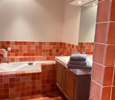 Savignac-sur-Leyze Bed & Breakfast | Coulonges