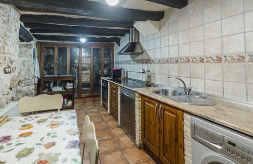 Villallano House | Country House 'Cortijo Las Monjas' with Mountain View, Private Garden and Wi-Fi