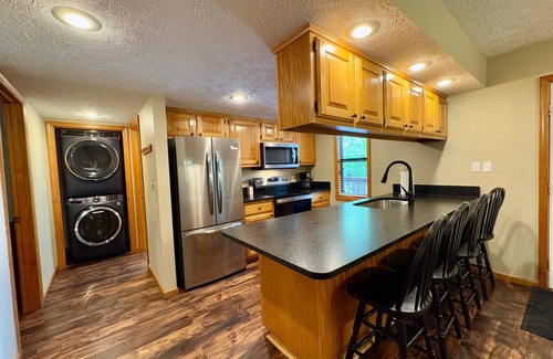 Pigeon Forge House | Count Your Blessings: Free Attraction Tickets, Hot Tub, Pool Access, & WiFi