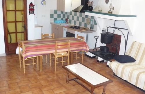 Le Chaffaut-Saint-Jurson Cottage | country holiday home - Le Chaffaut
