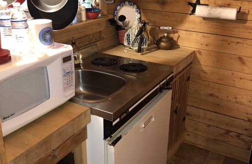 Pipe Creek Cabin | Country Accents - Lee Cabin
