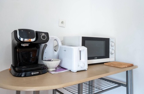 Saint-Genest-Lerpt Apartment | Country and city at the same time