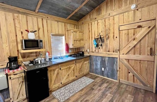 Eminence Cabin | Country and lovin’ it @ Robin’s Nest Cabin @ Current River/Jacks Fork River