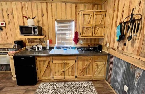 Eminence Cabin | Country and lovin’ it @ Robin’s Nest Cabin @ Current River/Jacks Fork River