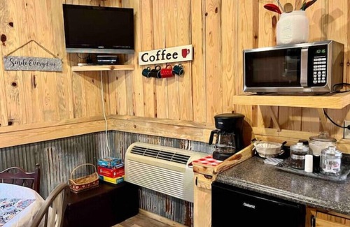 Eminence Cabin | Country and lovin’ it @ Robin’s Nest Cabin @ Current River/Jacks Fork River