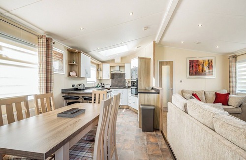 Kirkcudbright Ski Chalet | Country and modern cladded lodge.