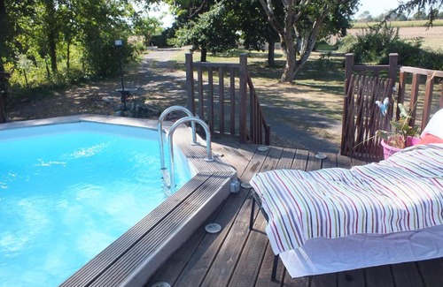Saint-Pierre-d'Eyraud Bed & Breakfast | Country B&B