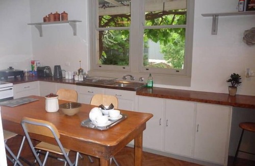 Andrews Bed & Breakfast | Country bakehouse Accommodation