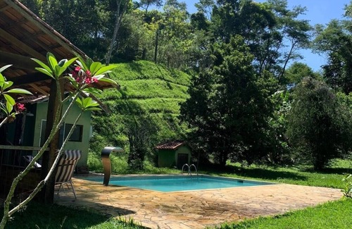 Sacra Familia do Tingua House | Country house with pool, fireplace and glass suite with bathtub