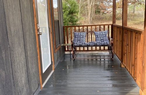 Palestine Cabin | Country Bungalow w/Loft