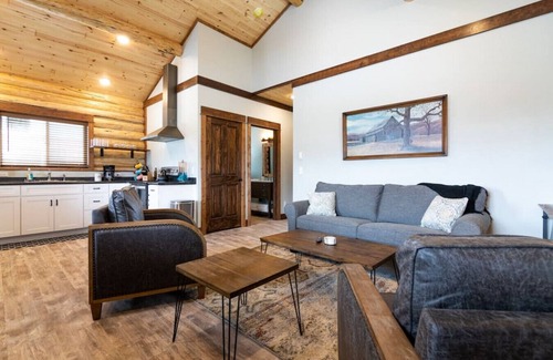 Livingston Cabin | ★Country Cabin 3★ Cheerful Log Cabin