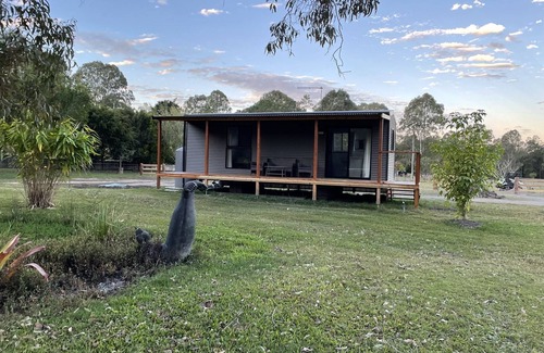 Landsborough Cabin | Country cabin