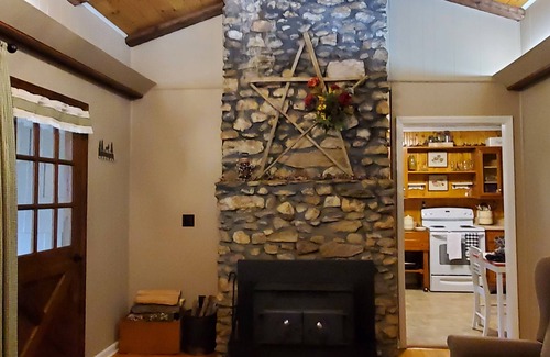 Floyd House | Country Cabin in the Blue Ridge Mountains of Floyd County