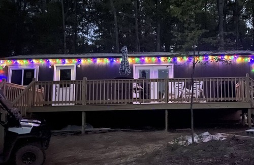 Abbeville Cabin | Country Cabin on Pond Hosted by Randy and Max