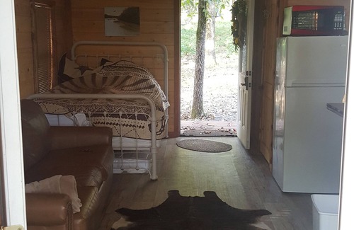 Smithville Cabin | Country Cabin quiet! And private. Horses welcome, Jeep available to rent.