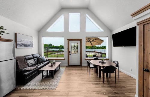 Point House | Country Cabin With King bed, Loft and Beach! #1