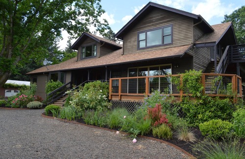 Newberg House | country casual home near Newberg, gateway to Willamette Valley wine country