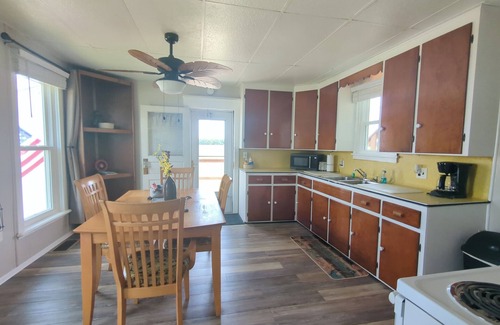 Fremont House | Country Charm on the Sandusky: Live Music Nearby