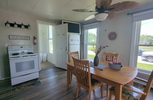 Fremont House | Country Charm on the Sandusky: Live Music Nearby