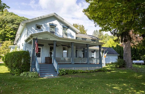 Hammondsport Cottage | Country Charm: Spacious Keuka Lake Home