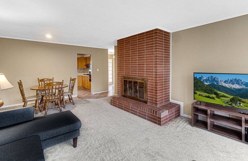Ottawa House | Country Charmer - Starved Rock, downtown Ottawa