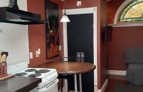 Mint Hill Apartment | Country/City Vibe Crash Padnn